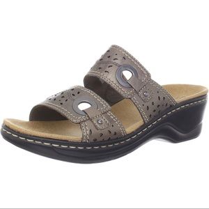 👡 CLARKS Brown/Black Wedged Sandals 👡